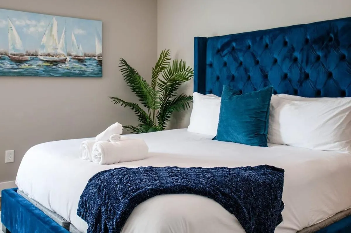 New Nashville Condo With 2 King Beds Walk To Bars 0*,